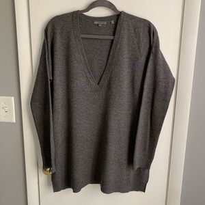 Vince Cashmere blend V-neck tunic sweater Sz M.  Like new!!